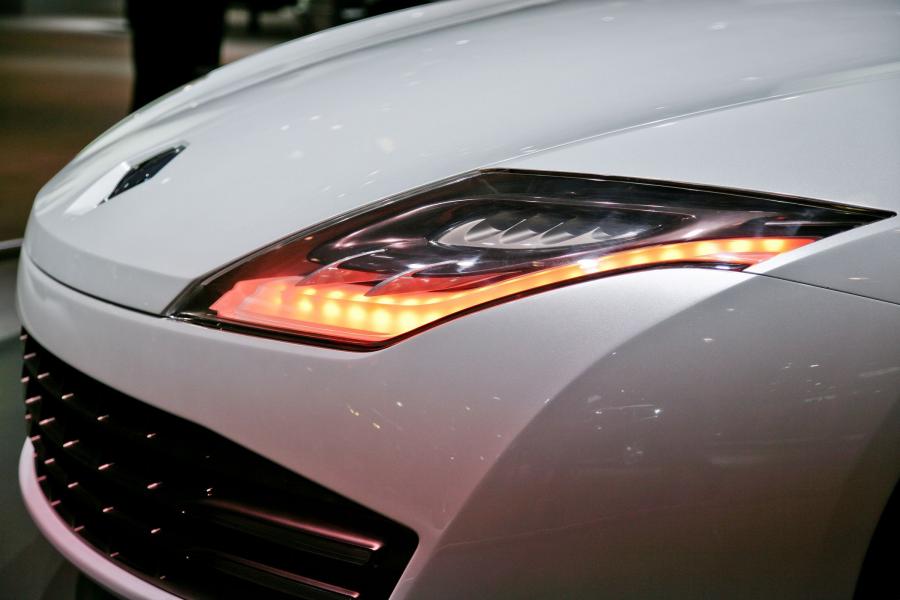  Renault Laguna Coupe Concept 2007 года  (фото 13 из 24)